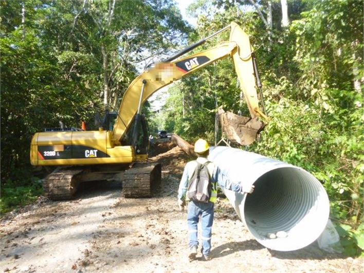 Excavadoras  Caterpillar 320DL (Quito)
