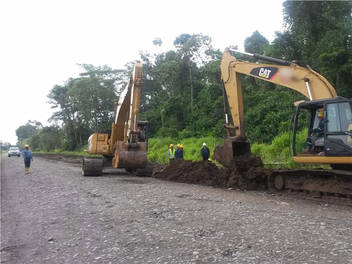 Excavadoras  Caterpillar 320DL (Quito)