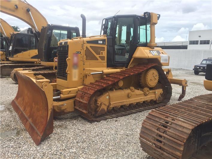 Tractores de Oruga Caterpillar D6NXL (Guayaquil)