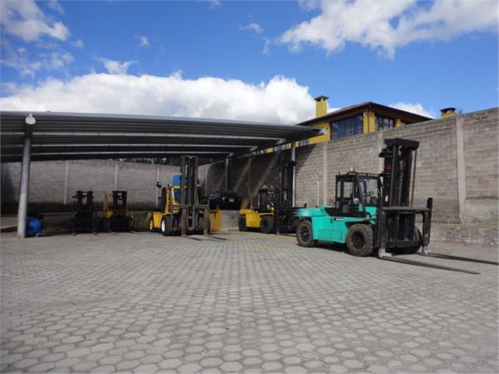 Montacargas Mitsubishi FD150 (15 toneladas) (Quito)