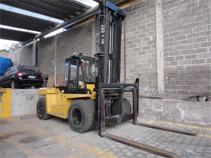 Montacargas Caterpillar DP150 (15 toneladas) (Quito)