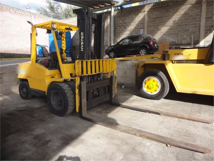 Montacargas Hyster 110 (5 toneladas) (Quito)