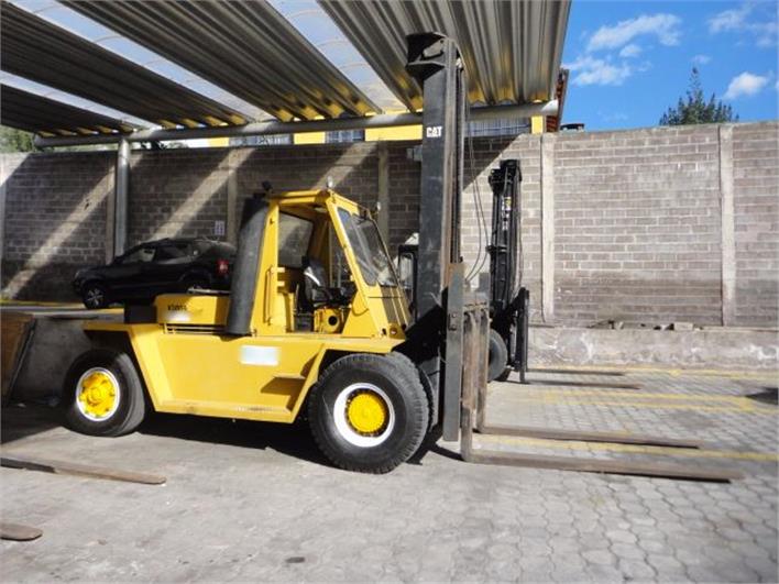 Montacargas Caterpillar v300b (15 toneladas) (Quito)