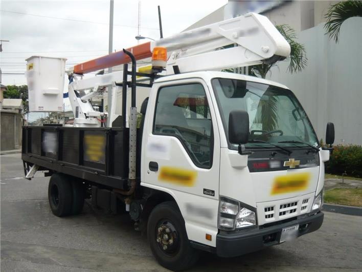 Elevadores personales Chevrolet NHR (Guayaquil)