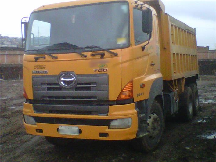 Volquetas Hino GH (Quito)