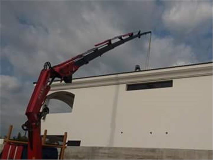 Grúas Móviles Mercedes Benz ( Brazo hidráulico 32 metros) (Machala)