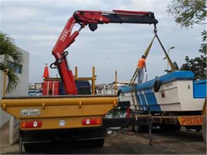 Grúas Móviles Chevrolet 32 metros (Machala)