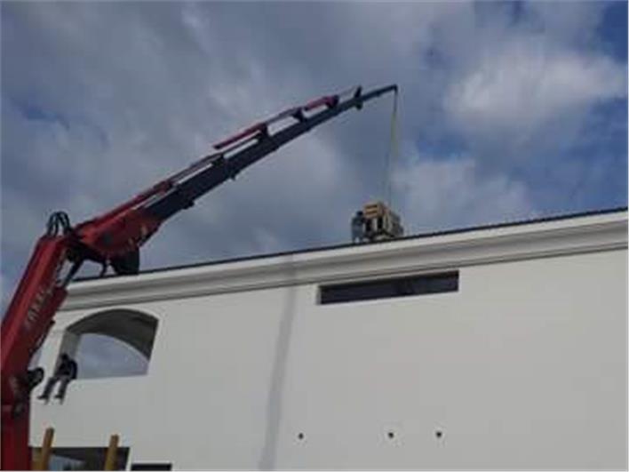 Grúas Móviles Chevrolet 32 metros (Machala)