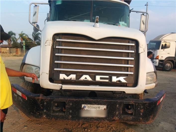 Camiones Mula Mack 14 metros (Guayaquil)