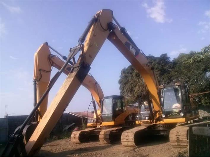 Excavadoras Caterpillar 320CL (Balao Grande)