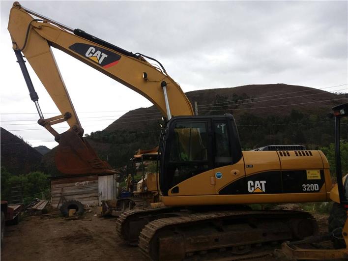 Excavadoras Caterpillar 320D (Cuenca)