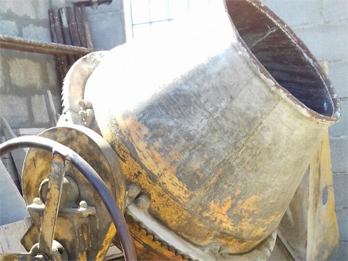 Hormigoneras Bright Straton acoplada con motor brigs sttraton serie vanguard 13 hp (Santa Elena)