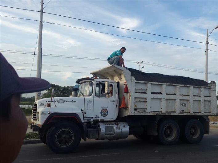 Volquetas Mack 8 metros cúbicos (Guayaquil)