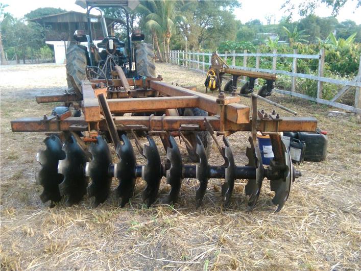 Tractores Agrícolas Ford 8020 (Cerecita)