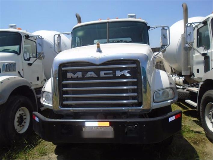 Mixers Mack GU 813E (Guayaquil)