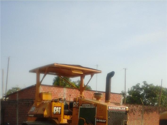 Tractores de Oruga Caterpillar D4H (Milagro)