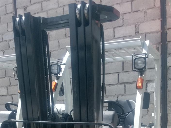 Montacargas unicarriers 2 toneladas (Quito)