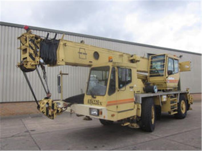 Grúas Móviles Clark KC220 (Santo Domingo)