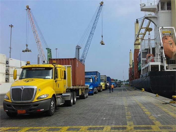 Cabezales International Cabezal con Cama baja desgonzable de 30 toneladas (Quito)