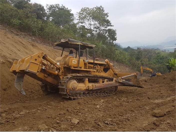 Tractores de Oruga Caterpillar D7 F (Quito)