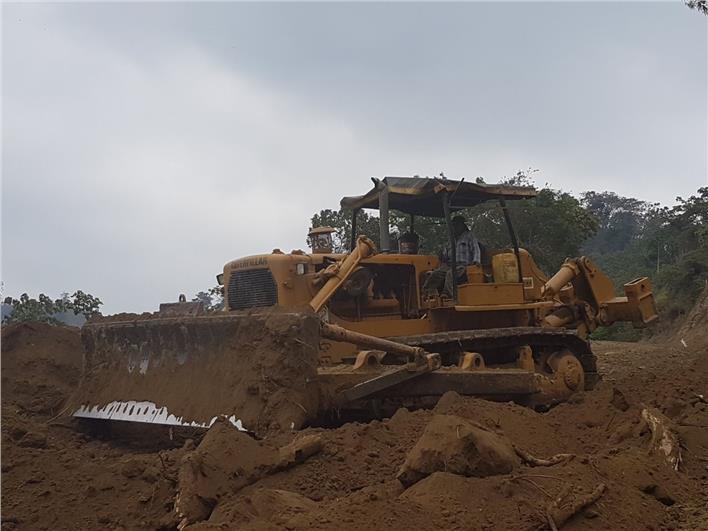 Tractores de Oruga Caterpillar D8 H (Quito)