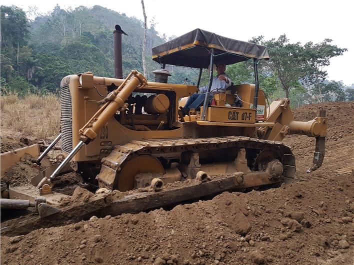 Tractores de Oruga Caterpillar D7 F (Quito)