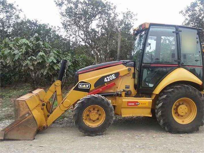 Retroexcavadoras Caterpillar 420 E (Quito)