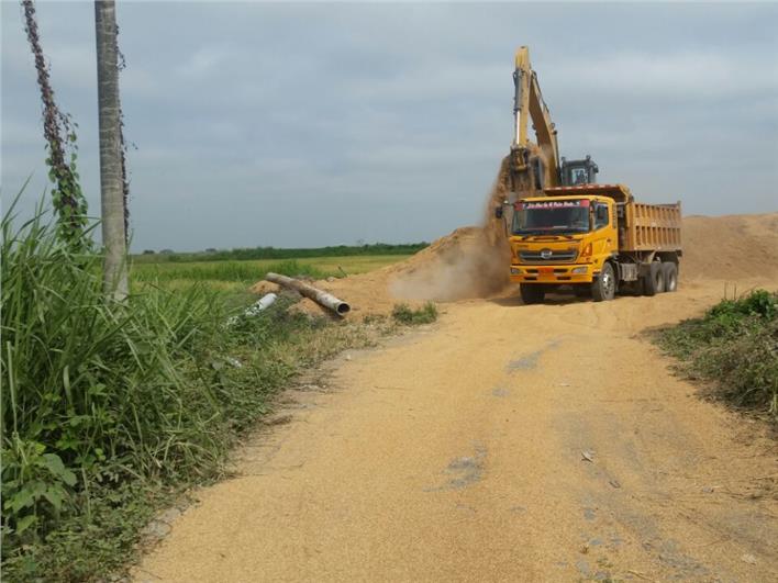 Volquetas Hino FM GH (Quito)