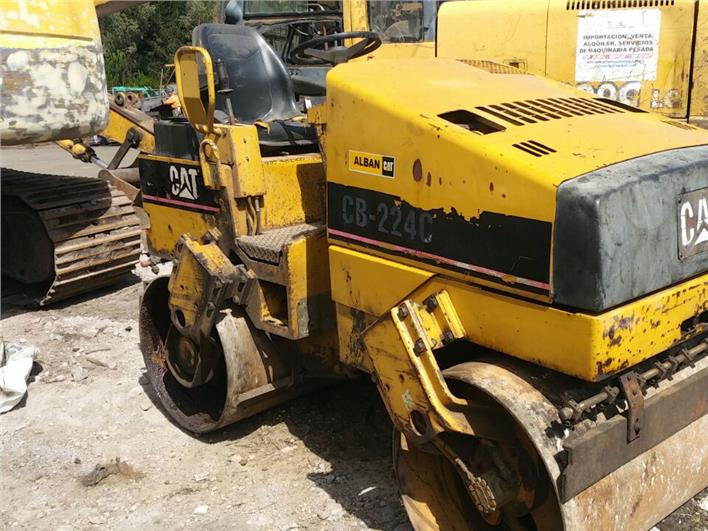 Compactadores Caterpillar CB224 (Quito)