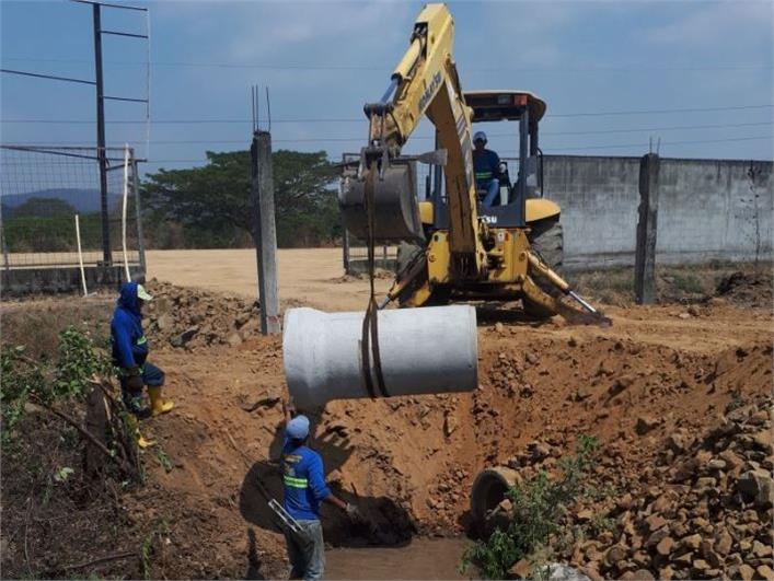 Retroexcavadoras Komatsu 142 4x4 (Guayaquil)