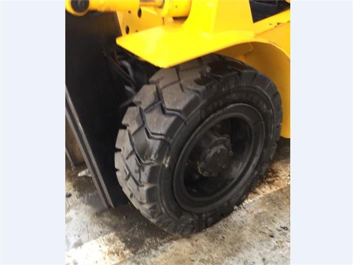 Montacargas Caterpillar DP30 (3 toneladas) (Guayaquil)