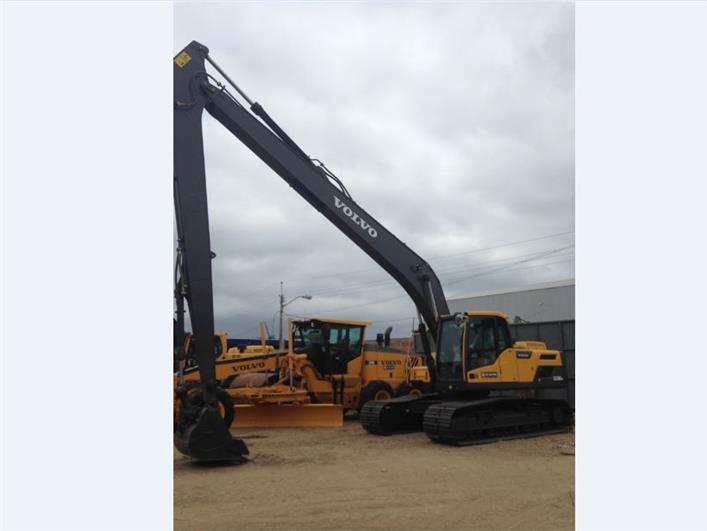 Excavadoras Volvo Volvo 220DLR (Guayaquil)