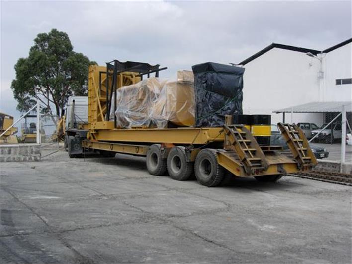 Remolques cama baja Generico 3 ejes (Quito)