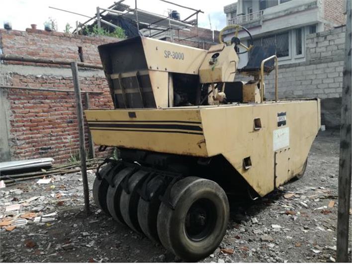 Rodillo Neumático Bros SP 3000 (Riobamba)