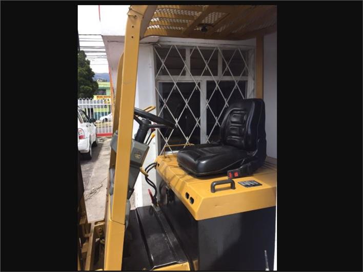 Montacargas Generico 2.5 Toneladas 6 metros altura (Quito)