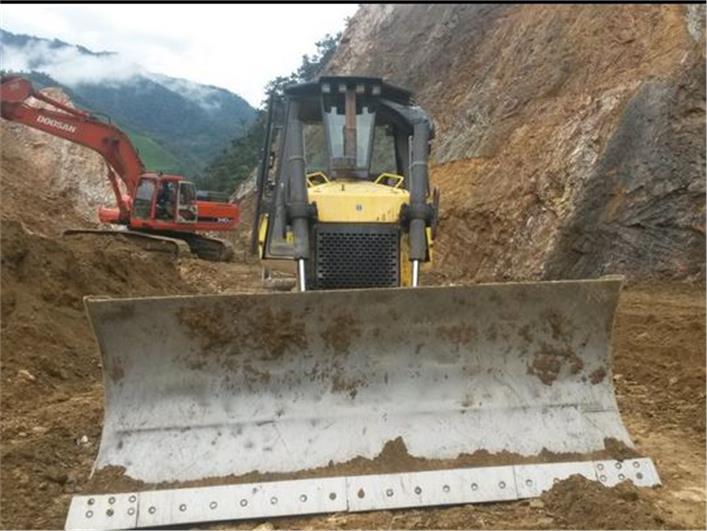 Tractores de Oruga New Holland D150B (Quito)