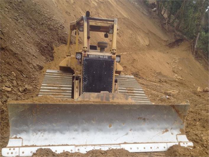 Tractores de Oruga Caterpillar D6M LGP (Quito)