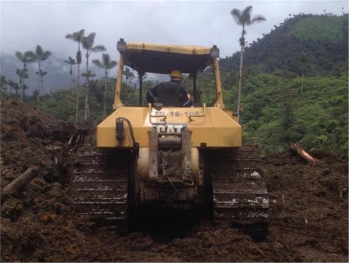 Tractores de Oruga Caterpillar D6N LGP (Quito)