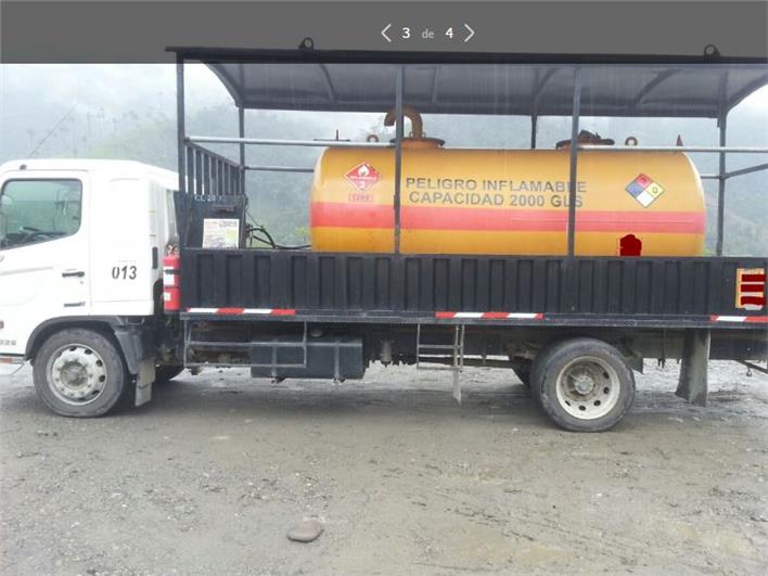 Tanqueros Hino GD8JLSA (Quito)