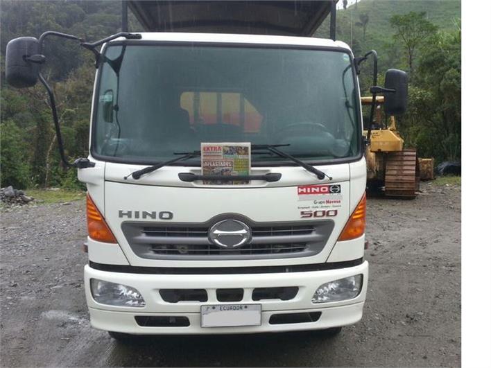 Tanqueros Hino GD8JLSA (Quito)