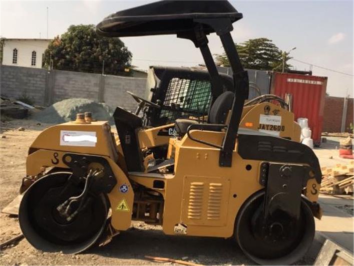 Compactadores ROLLER JCC303 (Guayaquil)