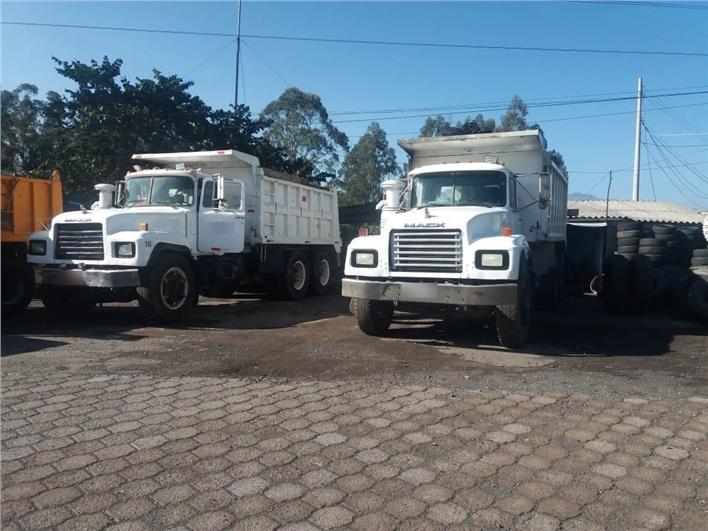 Volquetas Mack RD688SX (Quito)