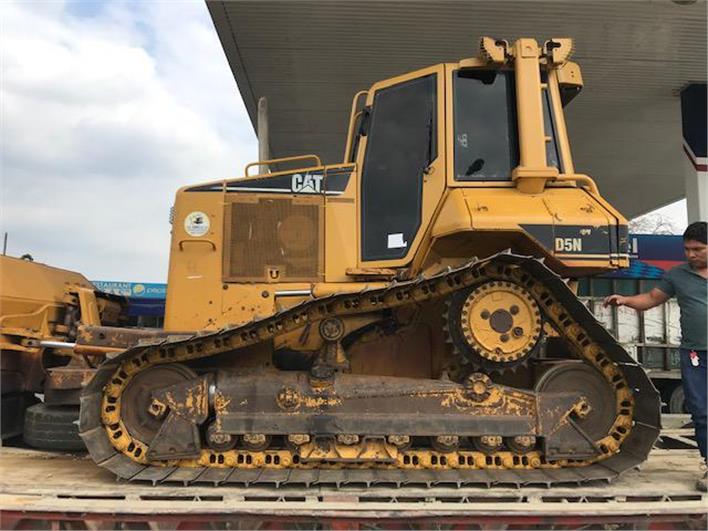 Tractores de Oruga Caterpillar D5N LGP (Babahoyo)