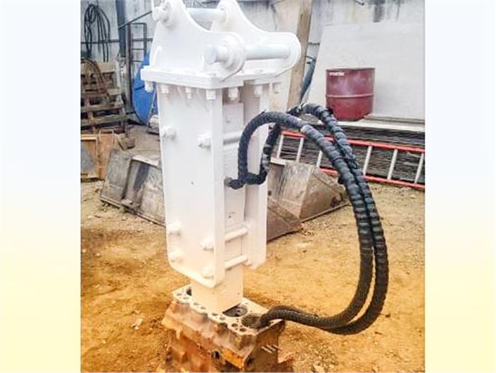 Accesorios - Martillos hidráulico Komac Martillo para retroexcavadora (Guayaquil)