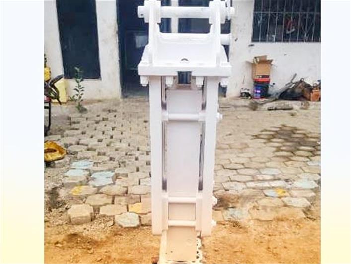 Accesorios - Martillos hidráulico Komac Martillo para retroexcavadora (Guayaquil)