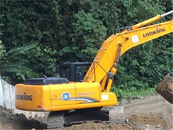 Excavadoras lonking CDM6240 (Loja)