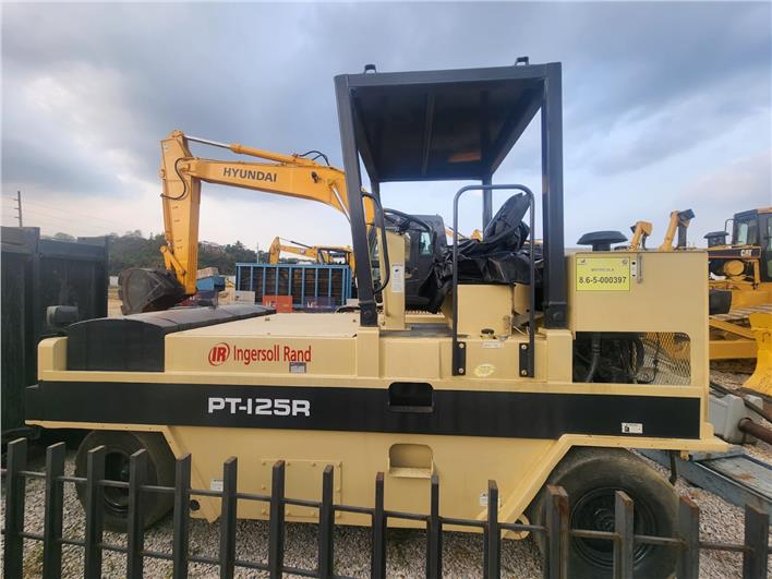 Rodillo Neumático Ingersoll Rand PT125 (Guayaquil)