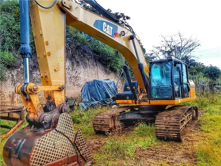 Excavadoras Caterpillar 329DLME Excavacion Masiva (Quito)