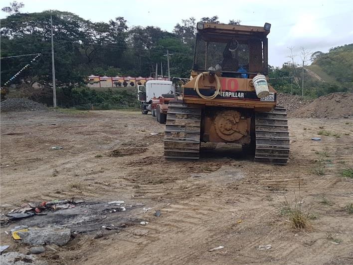 Tractores de Oruga Caterpillar D5M (Manta)