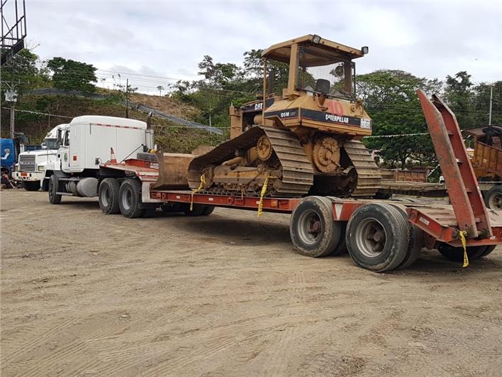 Tractores de Oruga Caterpillar D5M (Manta)